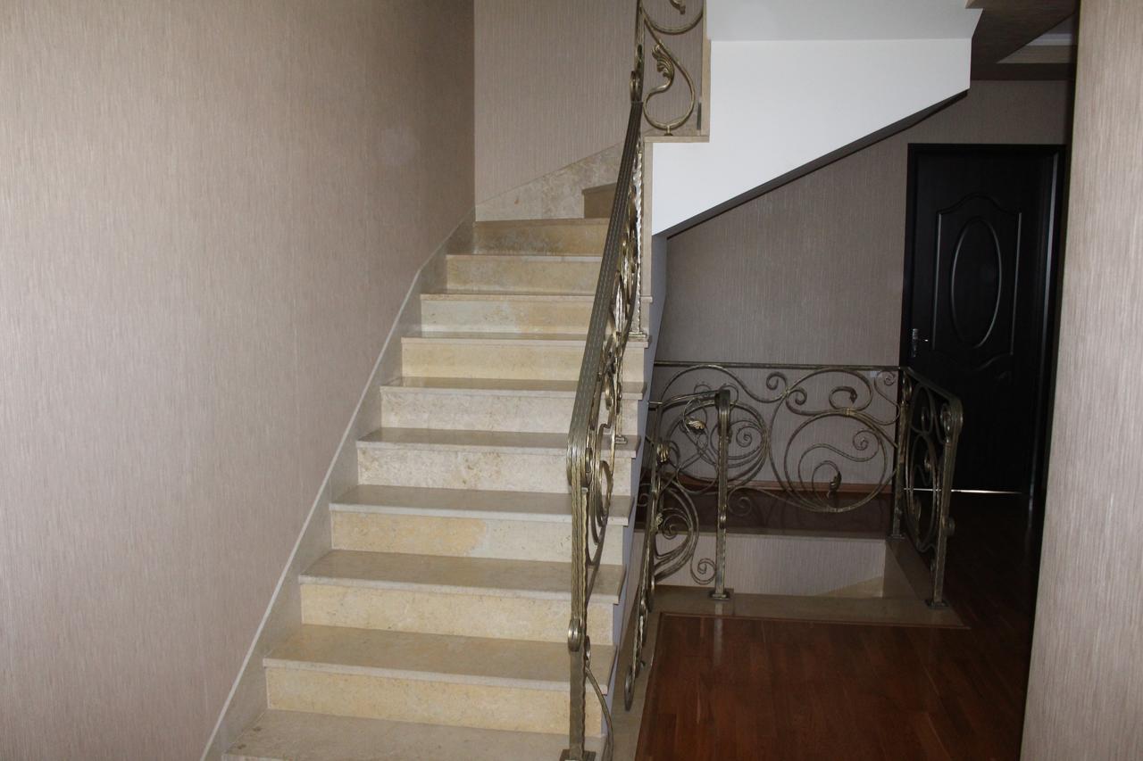 Leon Hotel Тбилиси Екстериор снимка