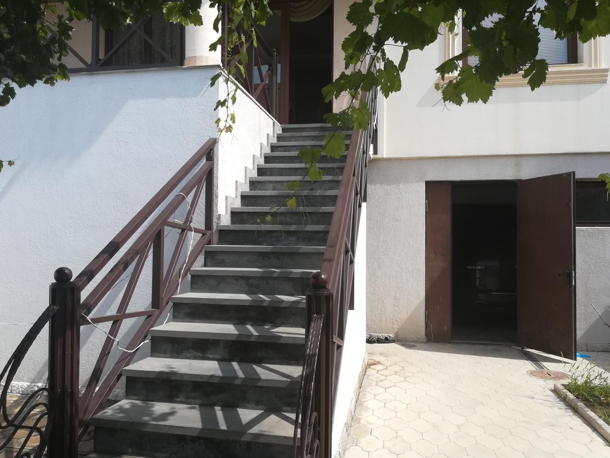Leon Hotel Тбилиси Екстериор снимка