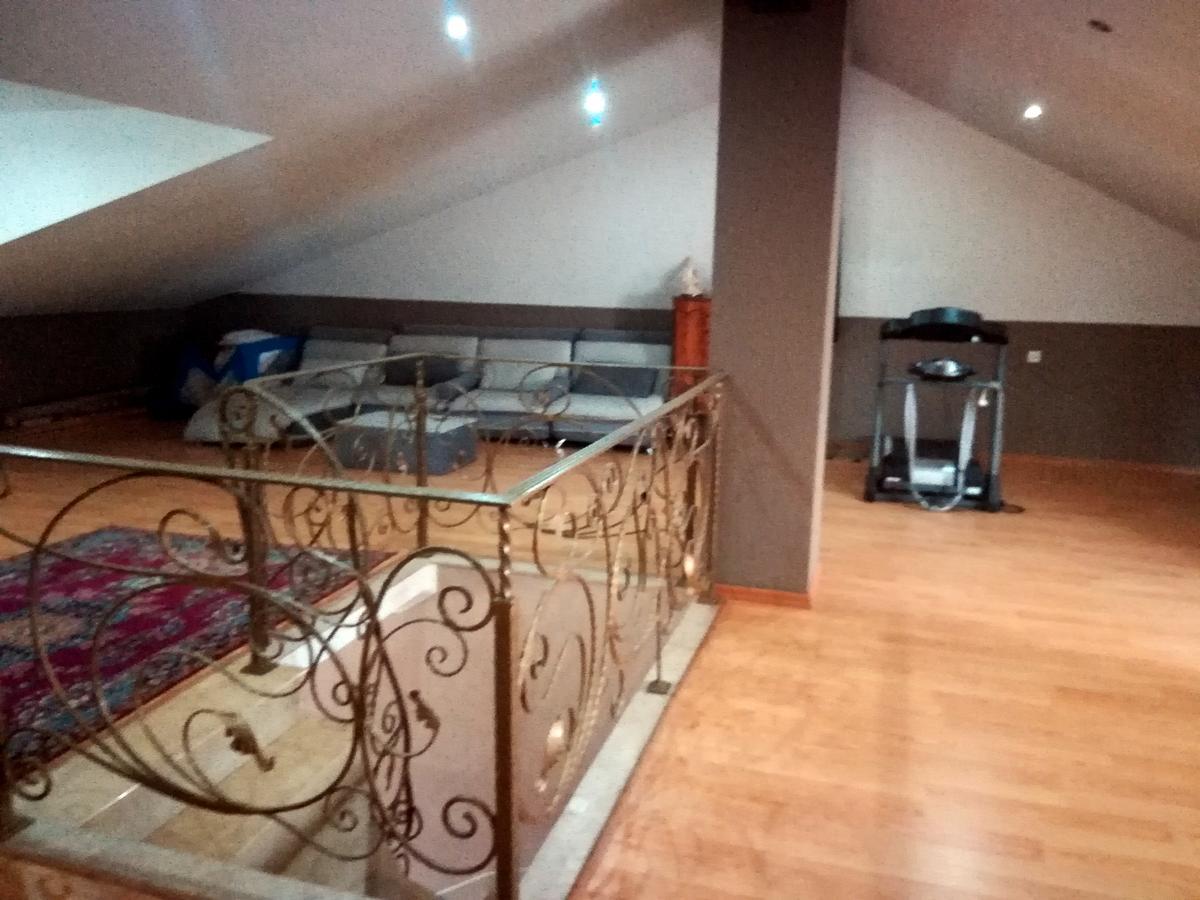 Leon Hotel Тбилиси Екстериор снимка
