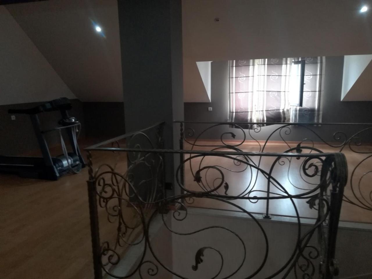 Leon Hotel Тбилиси Екстериор снимка