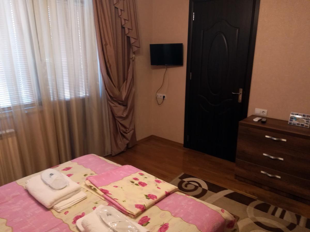 Leon Hotel Тбилиси Екстериор снимка