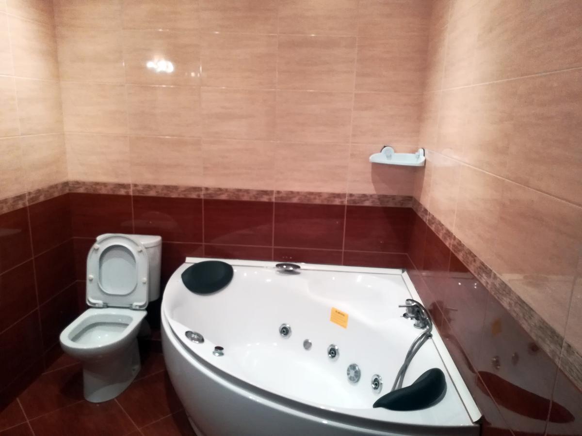 Leon Hotel Тбилиси Екстериор снимка