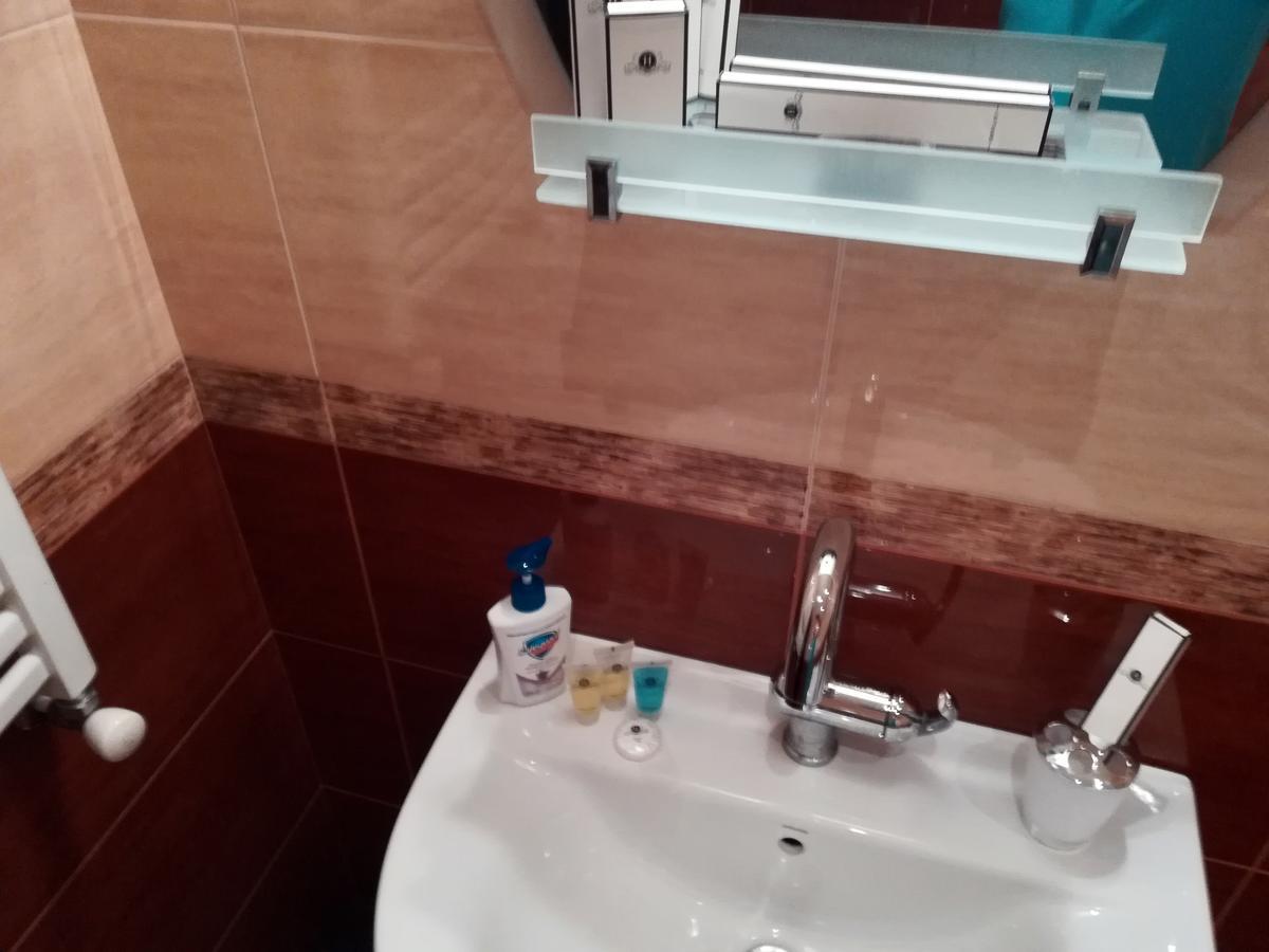 Leon Hotel Тбилиси Екстериор снимка